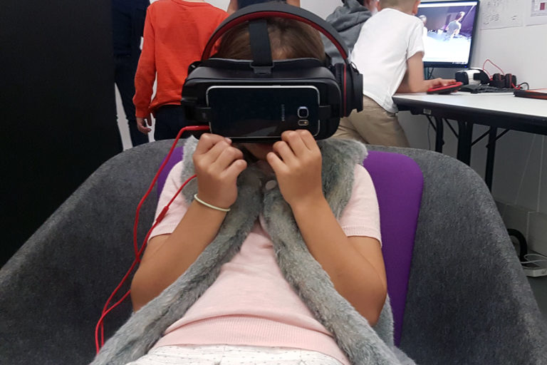 Rennes 2 - théâtre art spectacle - Village des Sciences - Une jolie idée - Agence de réalité virtuelle - Production de photo sphérique et de vidéo 360°